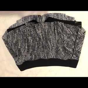 Lululemin quick pace skirt - worn once
